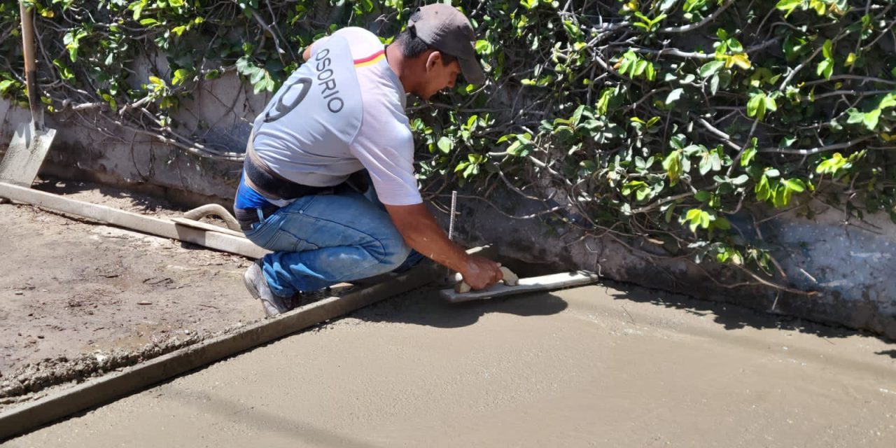 Proyecto de reconstrucción de aceras se extiende en todo Santa Tecla
