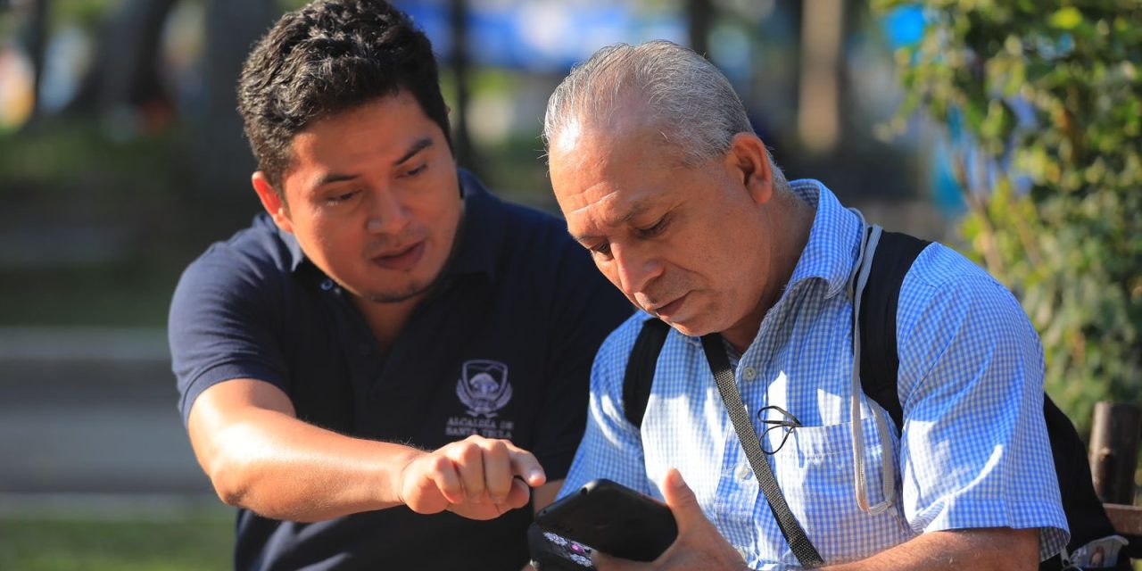Los tecleños ya disfrutan del Wi Fi gratis en el parque San Martín