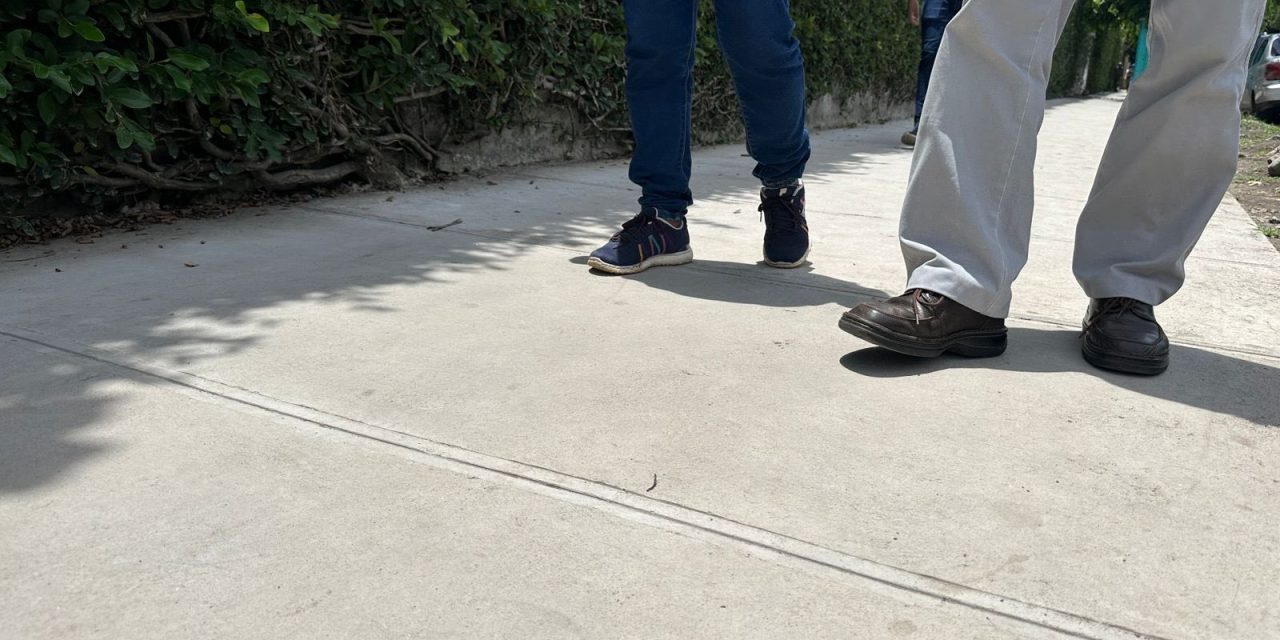 Avanzamos con la reconstrucción de aceras en Santa Tecla