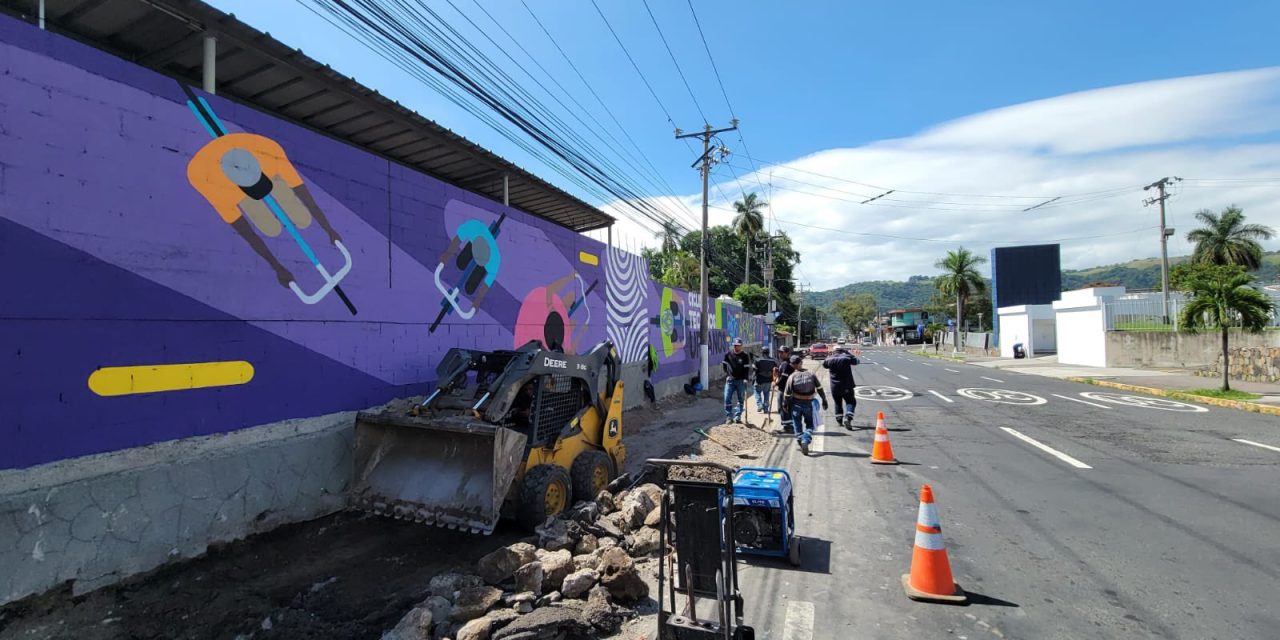 Inicia ampliación de acera en la 7a avenida Norte