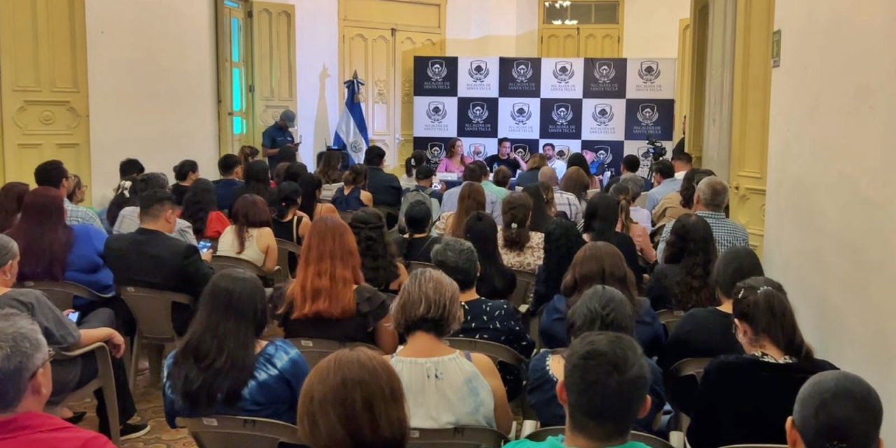 Alcalde Henry Flores gradúa a más de 250 alumnos en cursos de gastronomía, desarrollo artesanal y tecnología