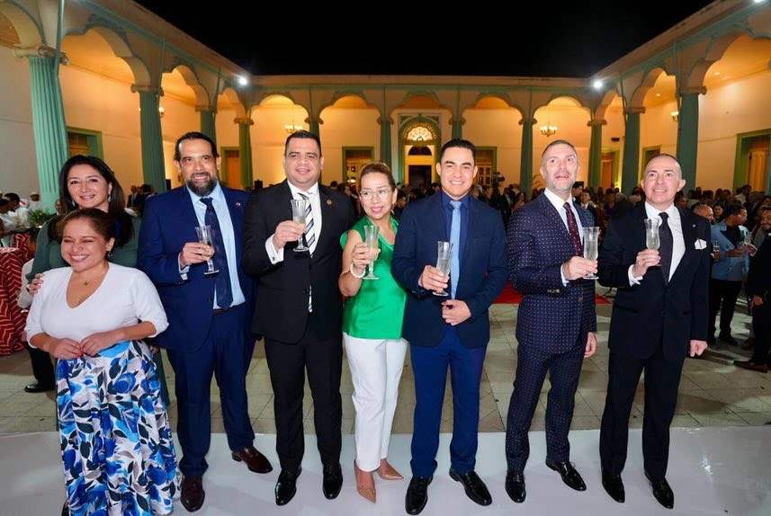 Santa Tecla fortalece lazos de cooperación con la República de Italia